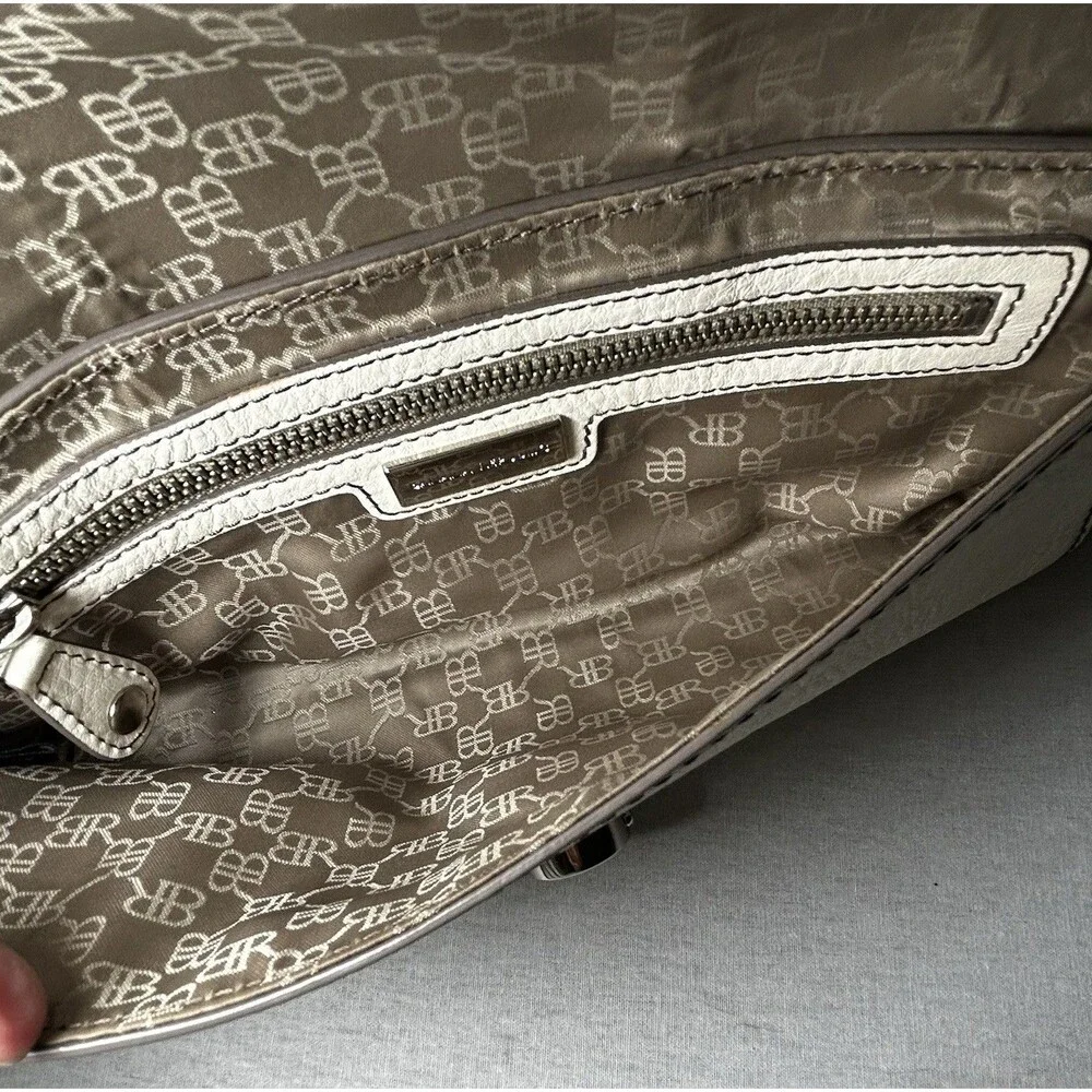 Banana Republic white pebbled leather clutch handbag with a wristlet strap